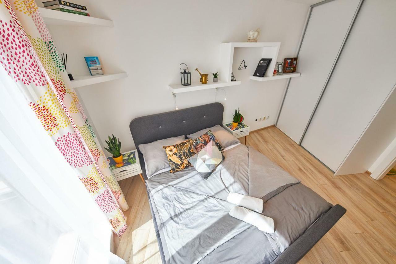 Pineapple Apartment Bratislava Ngoại thất bức ảnh