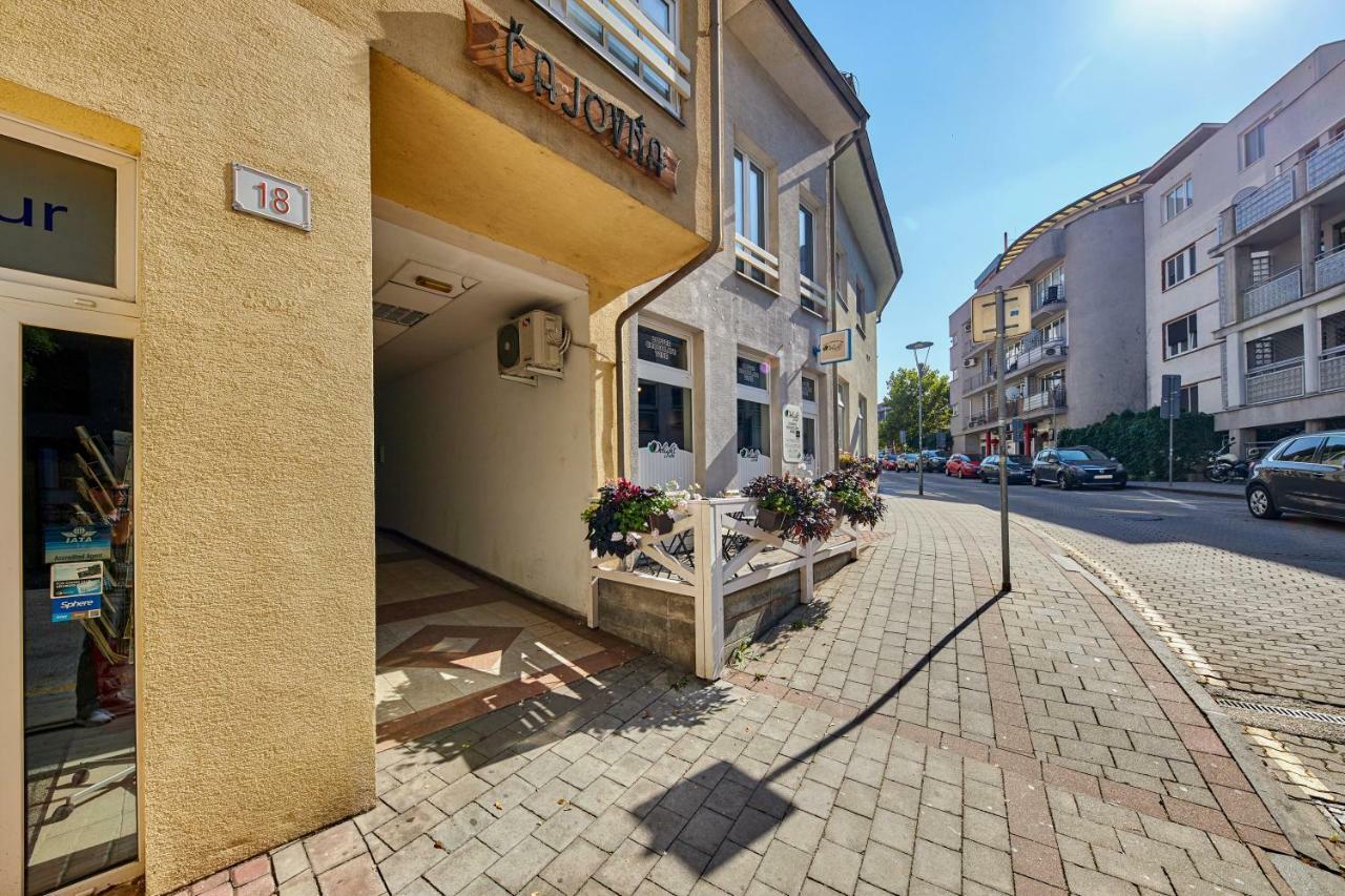 Pineapple Apartment Bratislava Ngoại thất bức ảnh