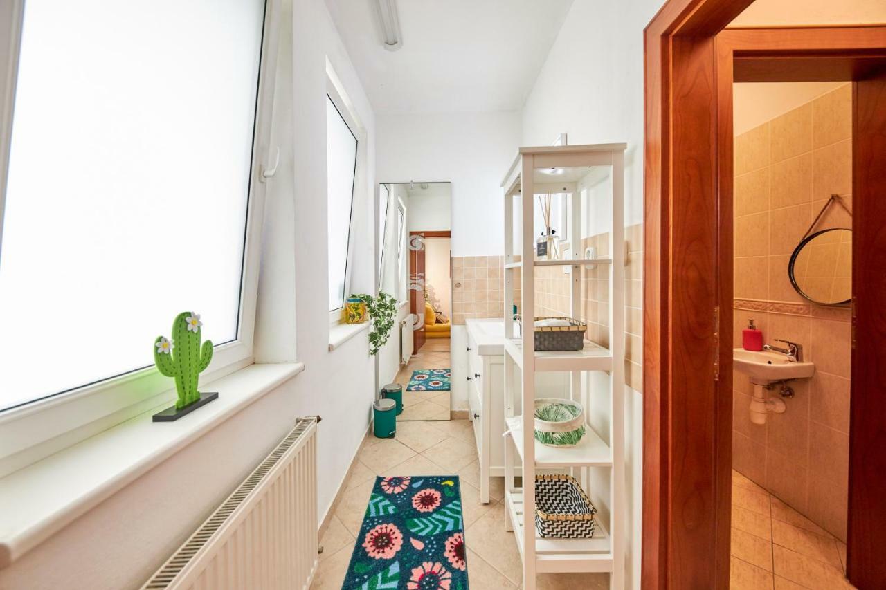 Pineapple Apartment Bratislava Ngoại thất bức ảnh
